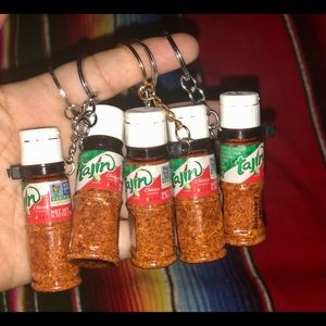 Tajin keychian